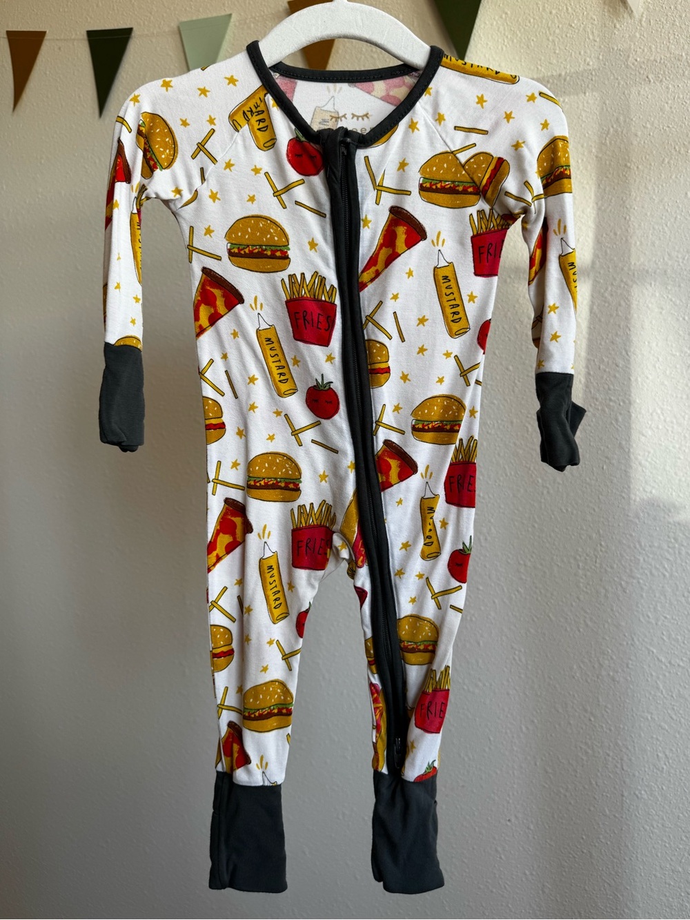 LITTLE SLEEPIES | Fast Foodie Zippy